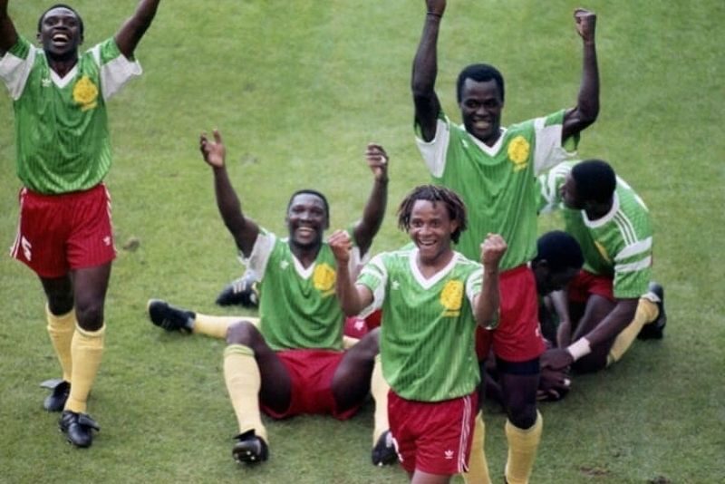 Cameroon làm nên lịch sử trước Argentina