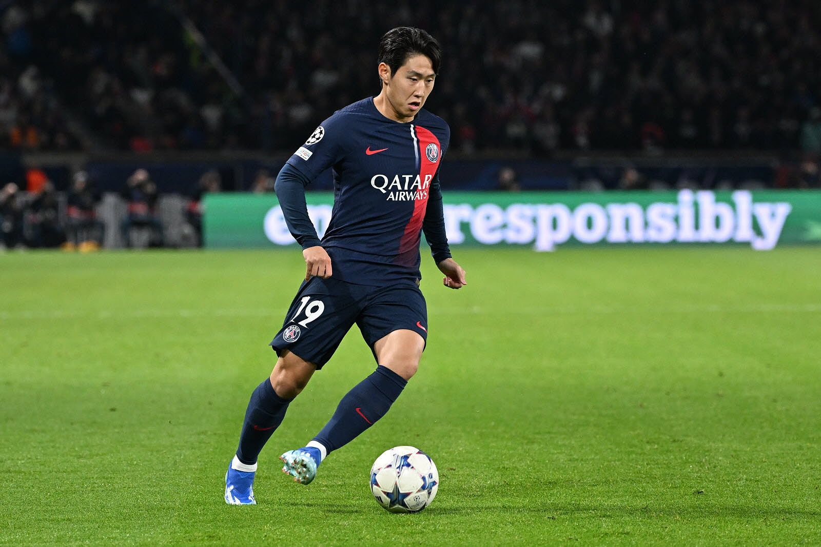 Lee Kang-in, cầu thủ Hàn Quốc của PSG, trong một trận đấu.