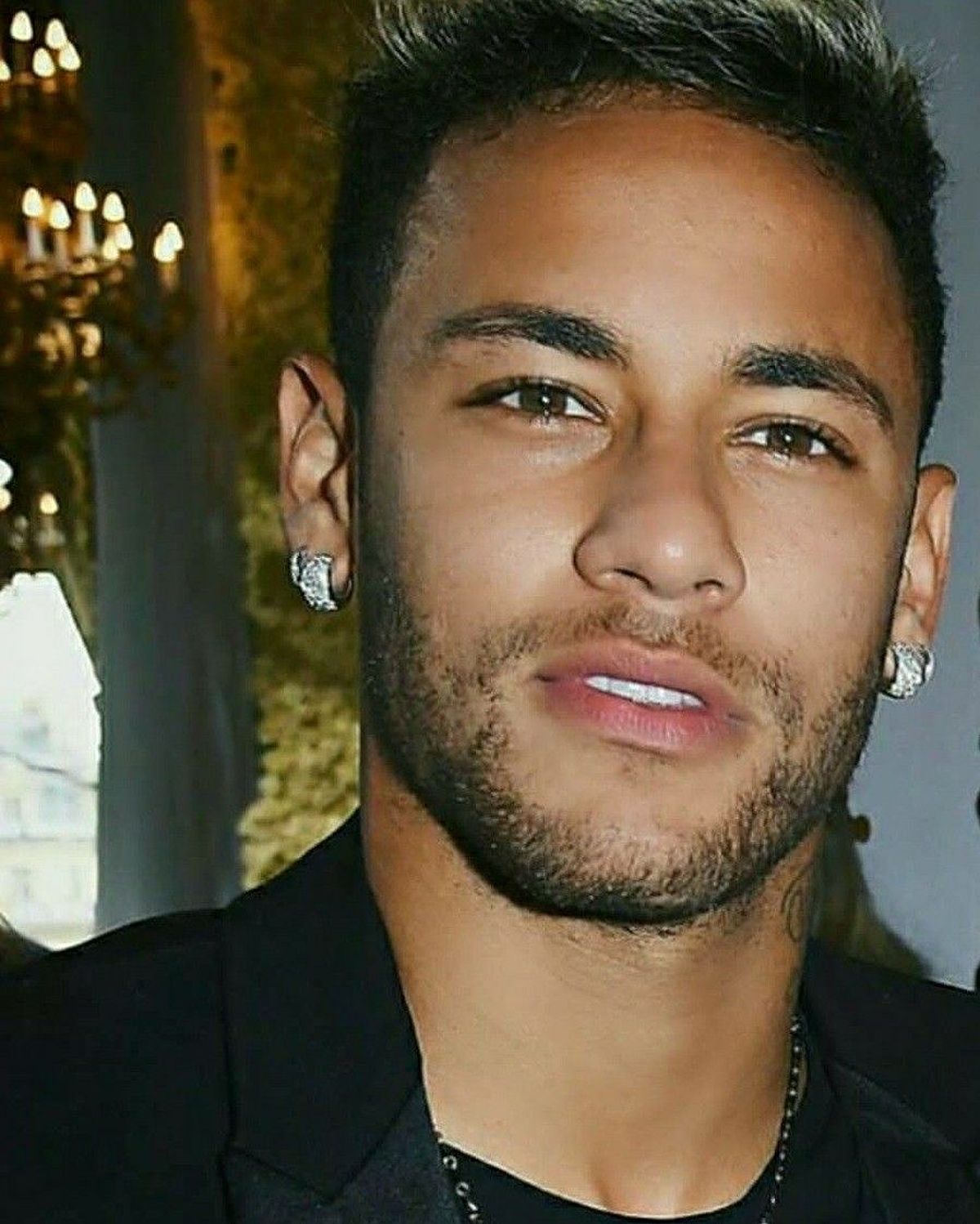 Neymar Jr với phong cách thời trang nổi bật