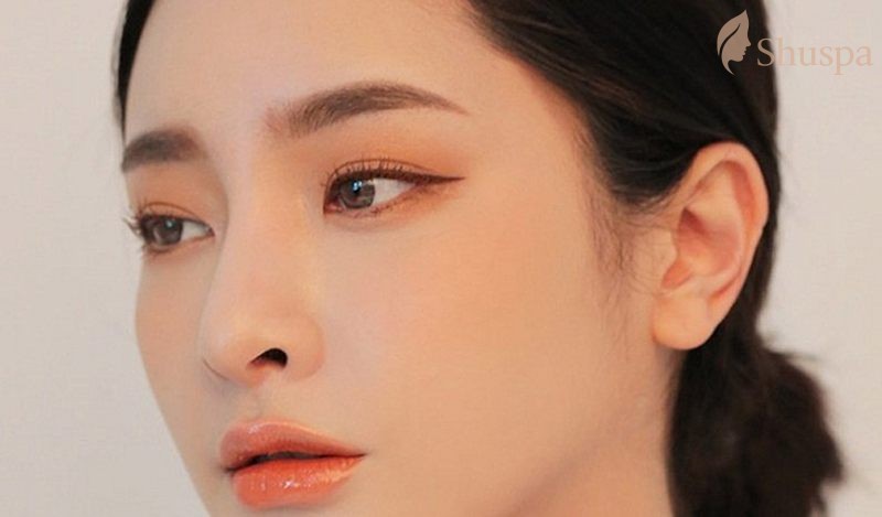 Dáng lông mày ngang đậm là dáng lông mày đẹp được phái nữ yêu thích 