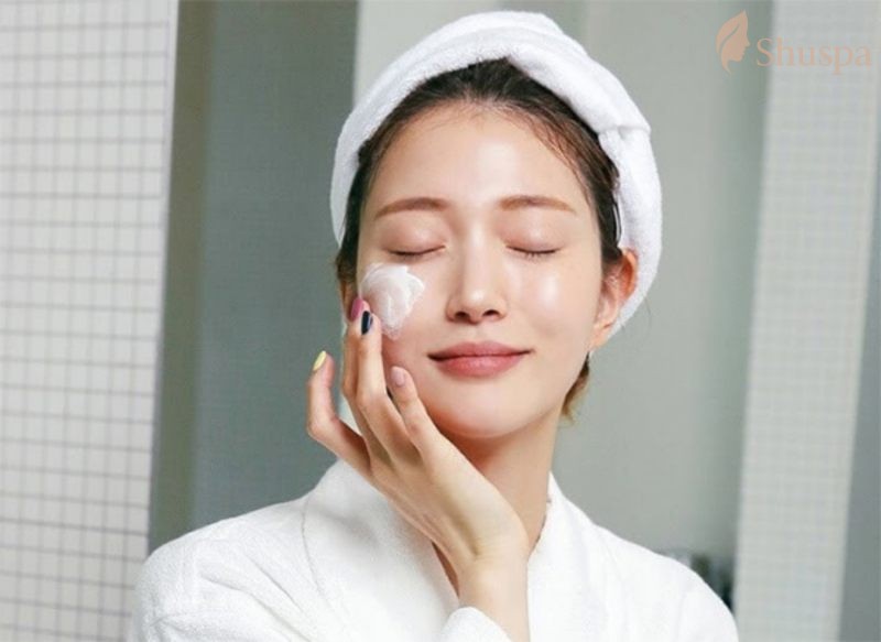 Nên sử dụng những loại kem chống nắng mỏng nhẹ cho chất da dầu mụn